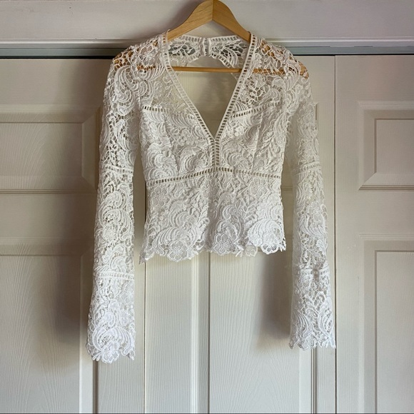Vintage Tops - Bell sleeves open back lace blouse top